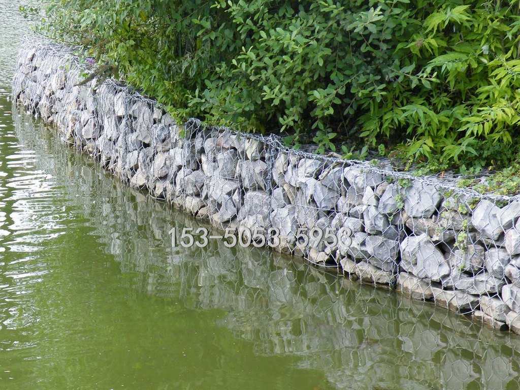 镀高尔凡格宾石笼安装效果